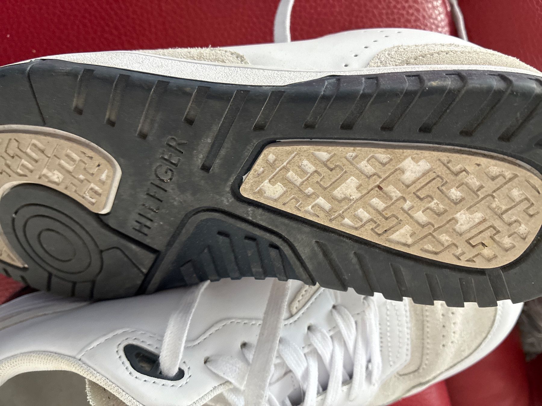 Tommy Hilfiger Scarpe da uomo: Ab 1 CHF Sneakers Tommy Hilfiger Grosse   42- Perfette! – Usato da Lyss venduto da savisan 1