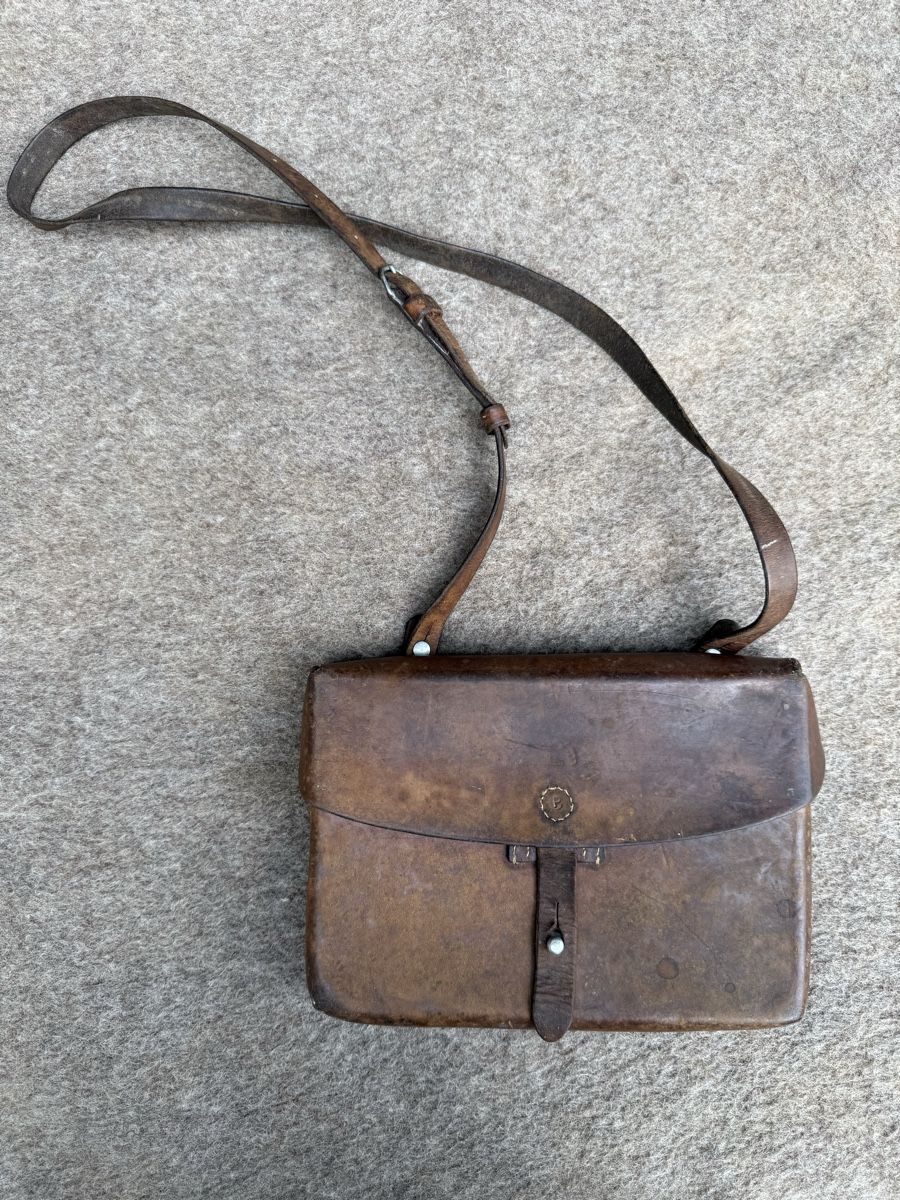 Schweizer Armee Uniformi: Sabretache (1944) - Armée Suisse  – Usato da Fribourg venduto da Ardoffel