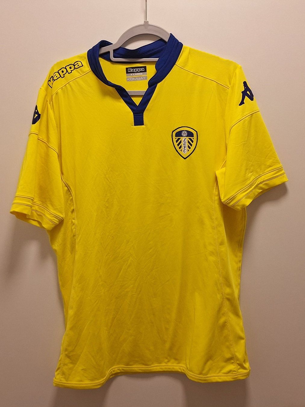 Leibchen & Hosen: Kappa LUFC Leeds XL 2015 – Gebraucht aus Bellinzona von LA-ropa-de-Juan