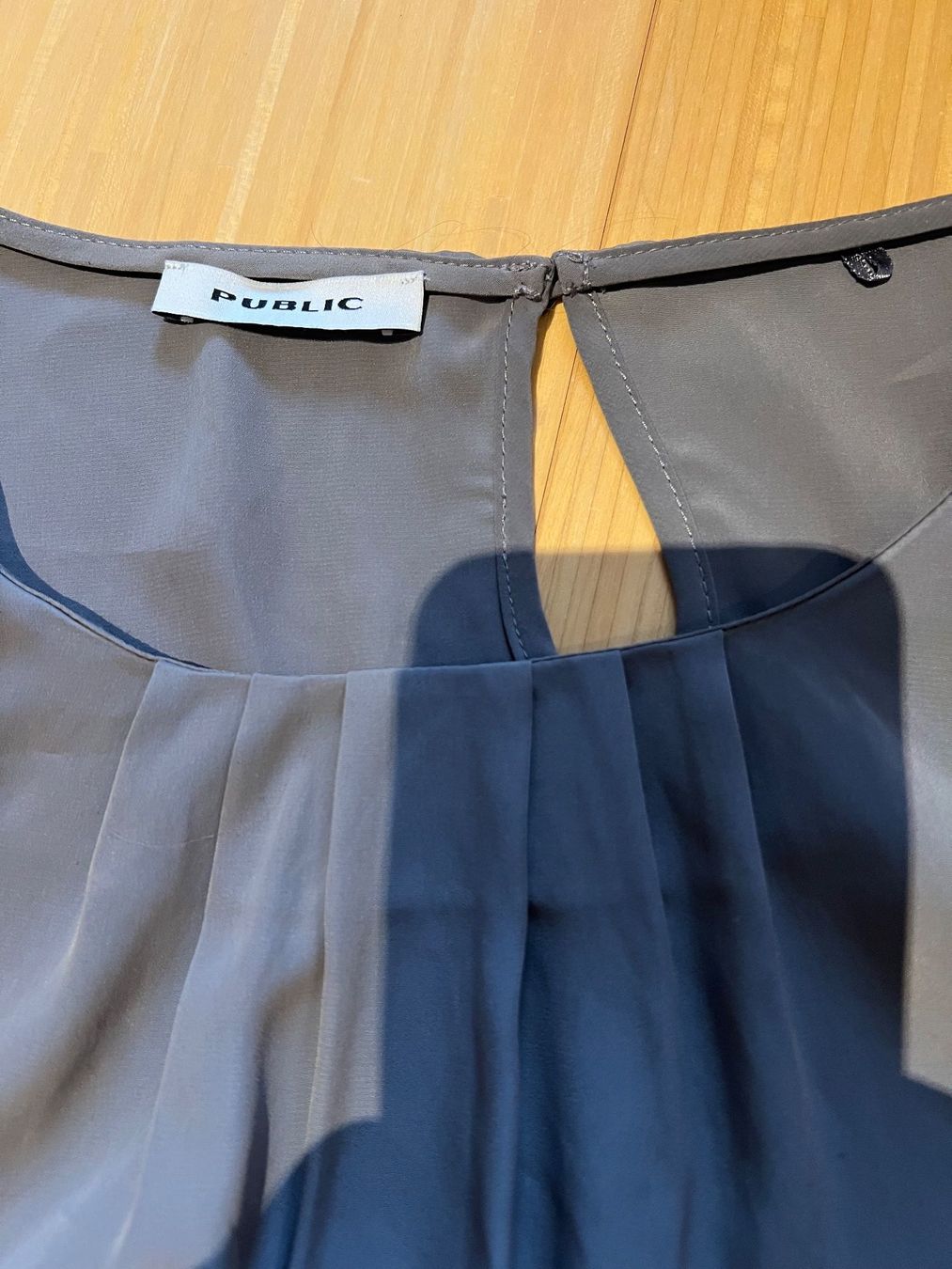 Camicette: Elegante PUBLIC Bluse, Gr. 42, Anthrazit, neuwertig – Usato da subingen venduto da gibo11 2