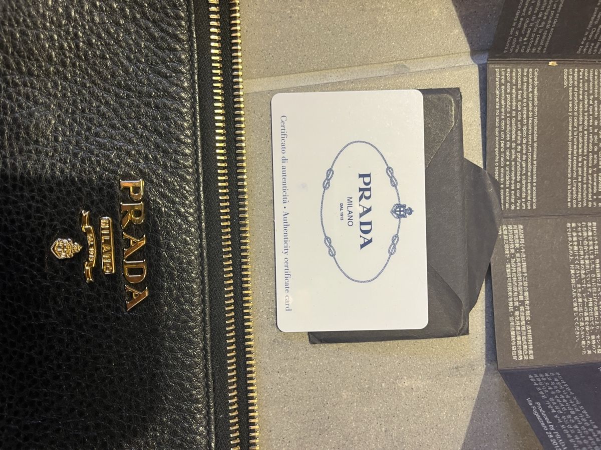 Prada Borse da donna: Prada Handtasche mit Garantie Karte – Usato da Neerach venduto da fuz_8d7l 5