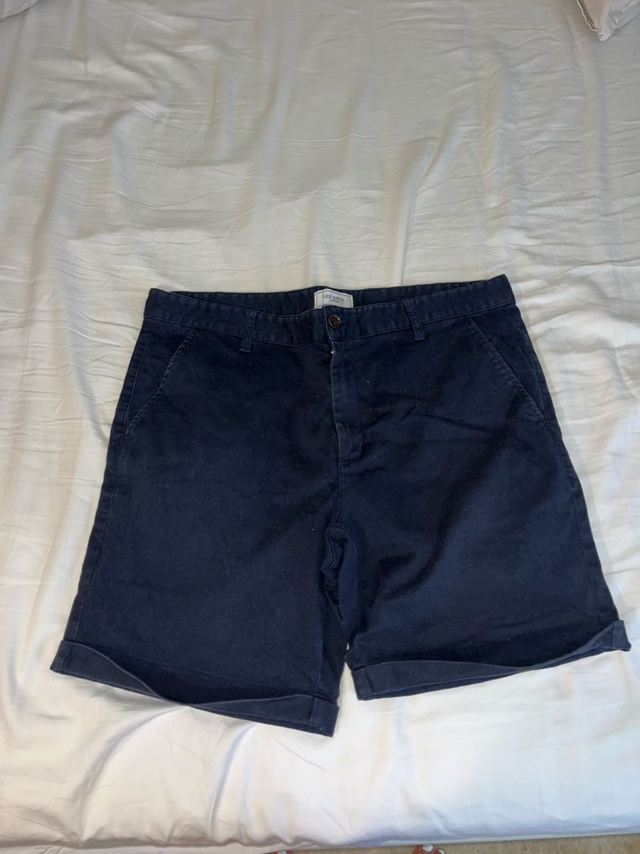 Pantaloni: Short bleu marine – Usato da Pully venduto da ari_78pk 3