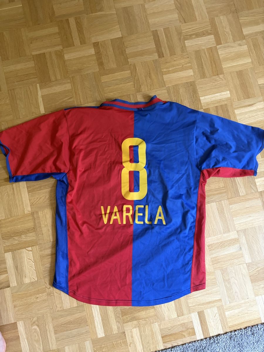 Leibchen & Hosen: FC Basel Varela Trikot – Gebraucht aus Basel von jab_9lqd 1