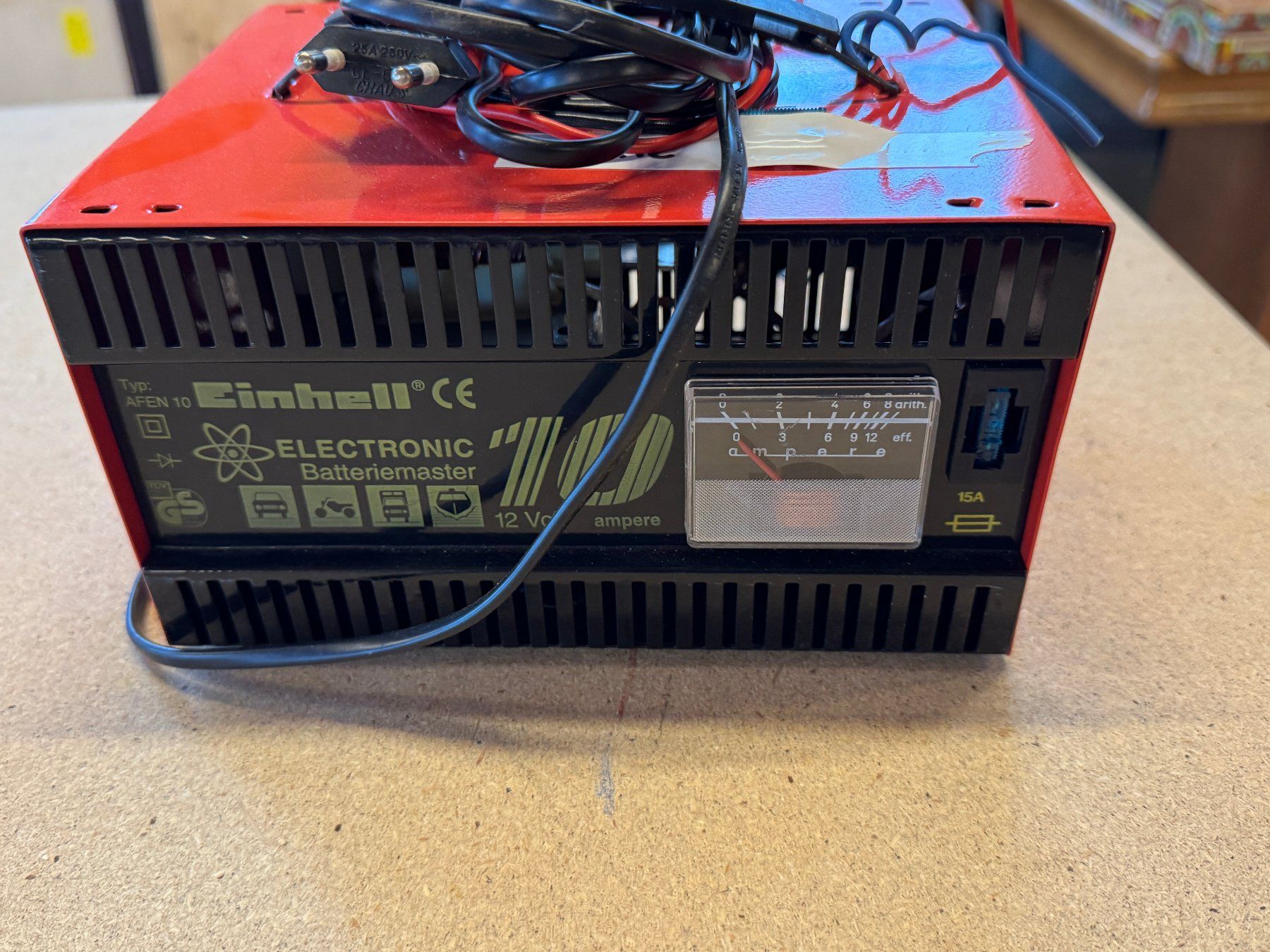 Einhell Chargeurs de batterie: Batterie Ladegerät Einhell Batteriemaster – D'occasion à Schafisheim par Hani83 1