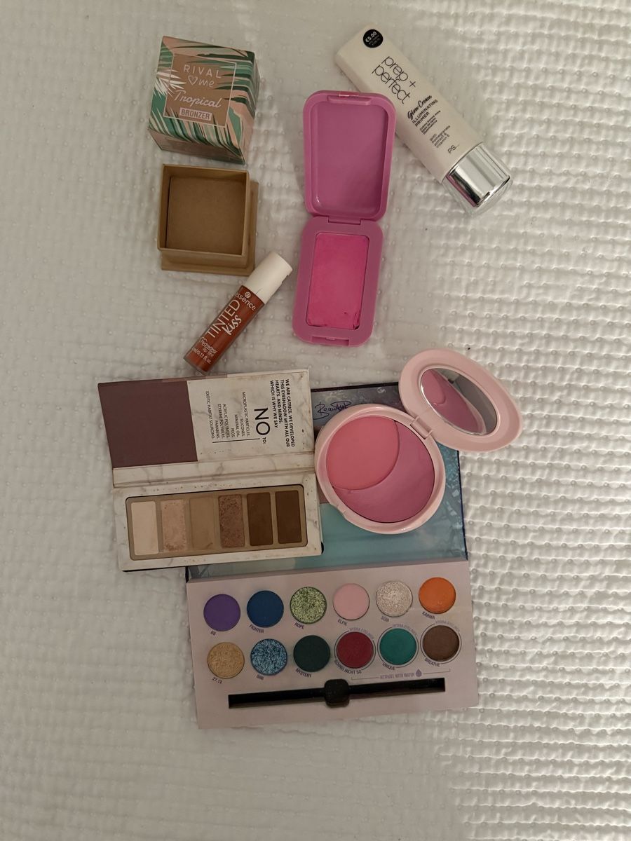 Make-up: Make-up Set liedschatten und blush / rouge – Usato da ostermundigen venduto da Kurtisi-ozlem 1