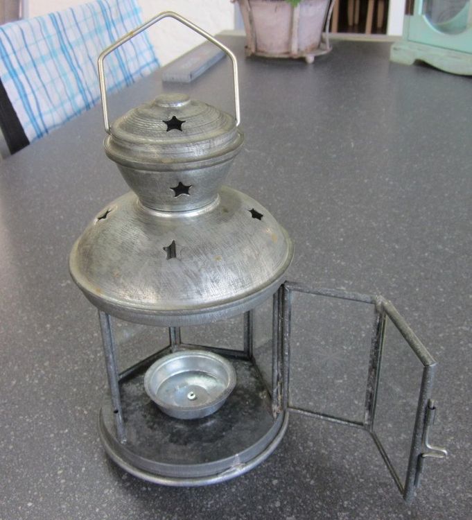 Lanternes: Metall-Windlicht, Laterne, Teelichthalter , Blech/Glas – D'occasion à Bischofszell par raika 3