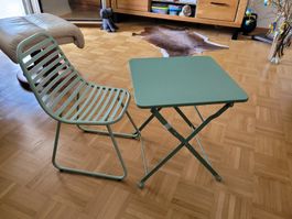 Kindertisch und Stuhl Balkon