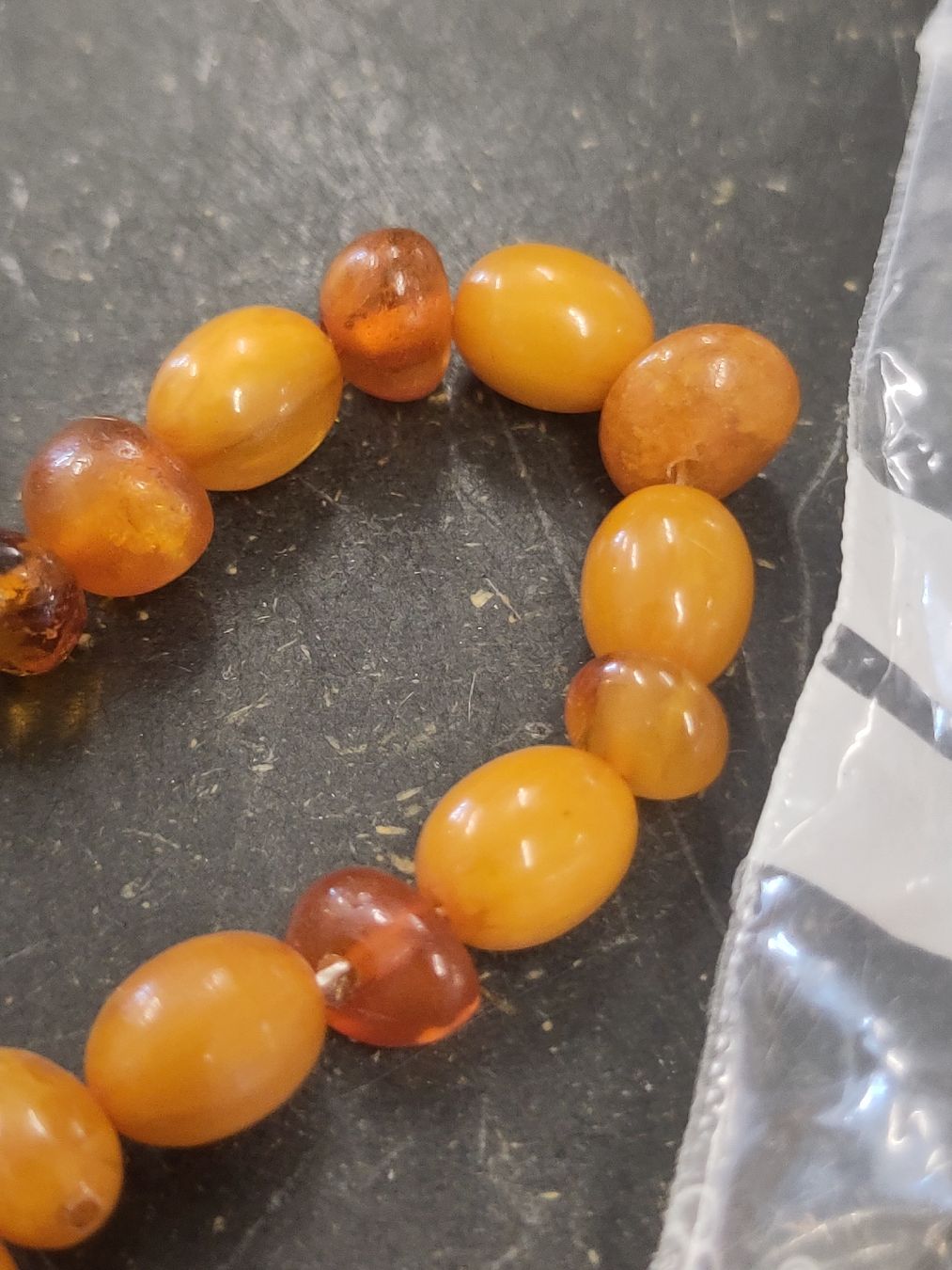 Catenine: Bakelit Halskette verschiedene Orange/Rottöne – Usato da Pratteln venduto da Cartonsducoeur_bl 3