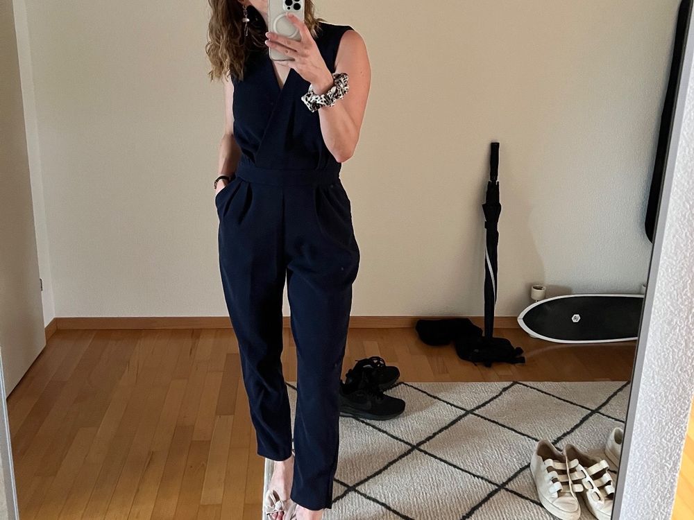 Eleganter Jumpsuit dunkelblau Kaufen auf Ricardo