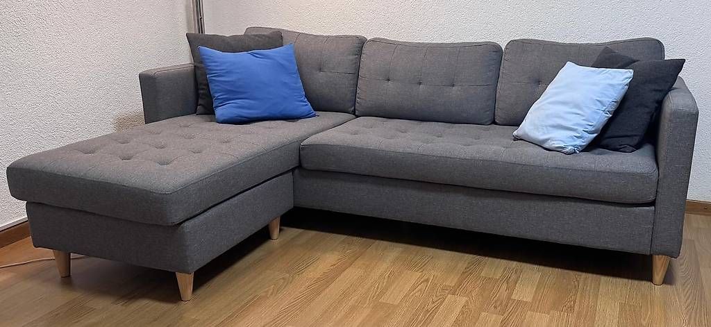 Sofas: Graues Sofa (ohne Kissen) – Gebraucht aus Rüti b. Büren von Niederberger-88 1
