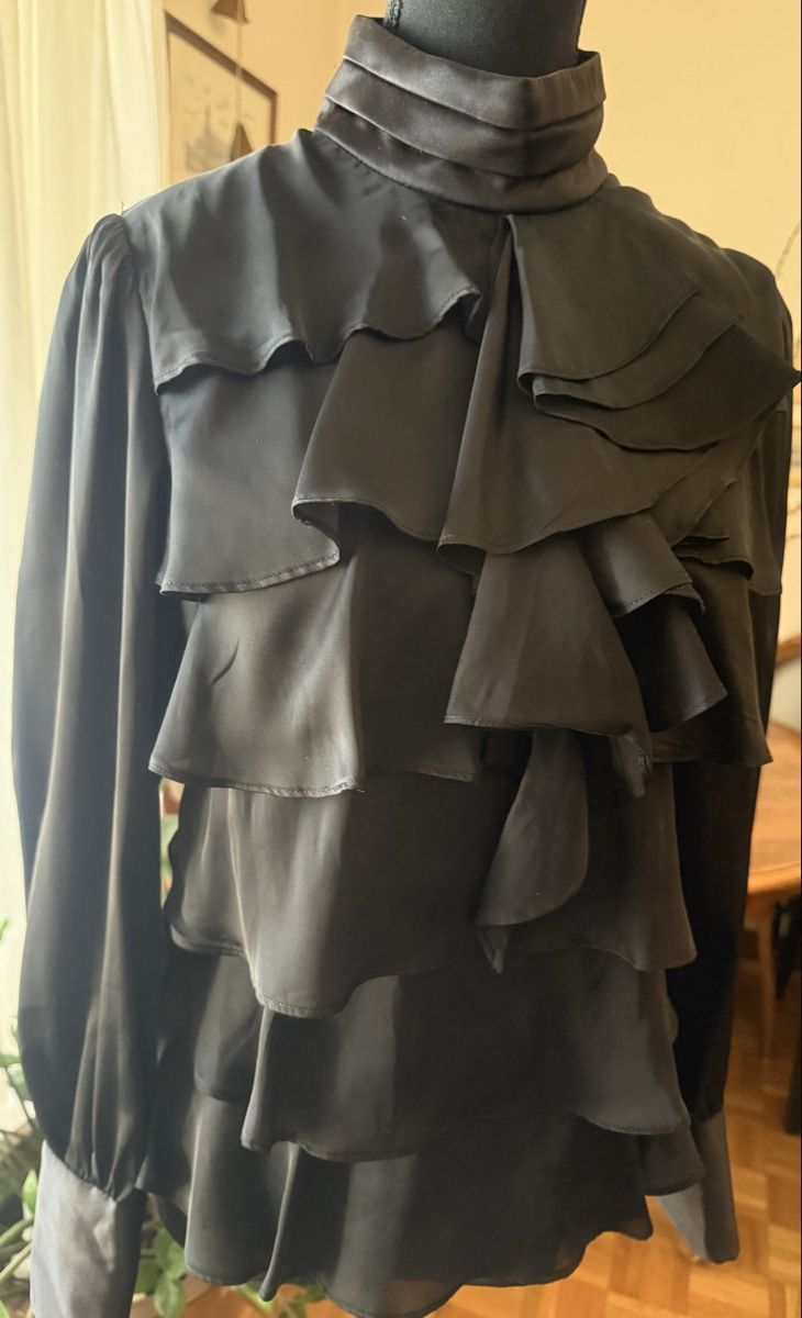 Camicette: Blouse noire élégante – Usato da Neuchâtel venduto da ass_gdc7 2