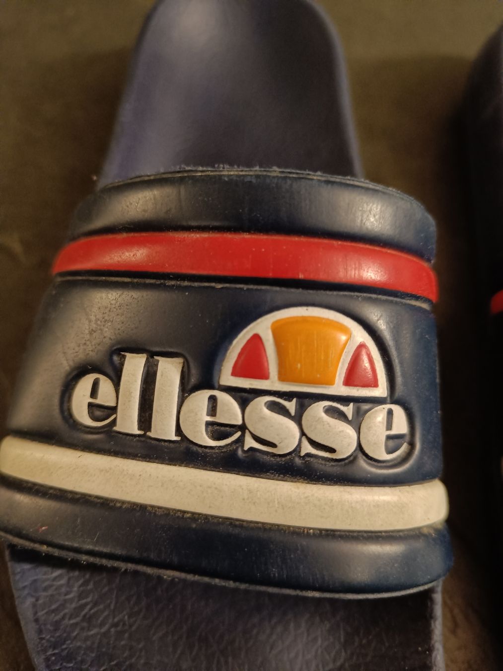 Ellesse Scarpe per ragazzi: Badeschlappen von Ellesse, Grösse 36 – Usato da Rorschach venduto da Laboumedeluxe 3