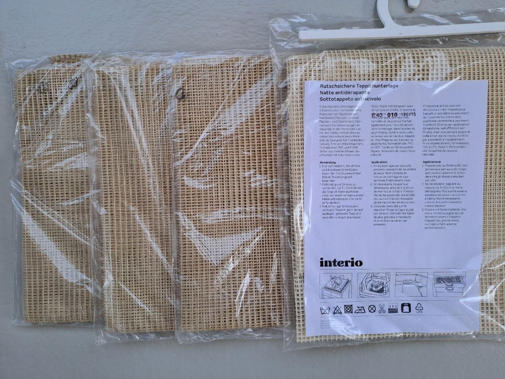 Tappeti: 4 Rutschsichere Teppichunterlagen NEU – Nuovo e nell'imballaggio originale da Zürich venduto da ale_nk5w 1