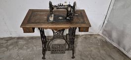 Historische Nähmaschine 
