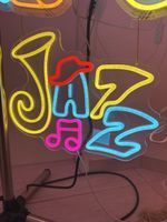 Jazz Neon Leuchtreklame - Stimmungsvolles Lichtdesign!