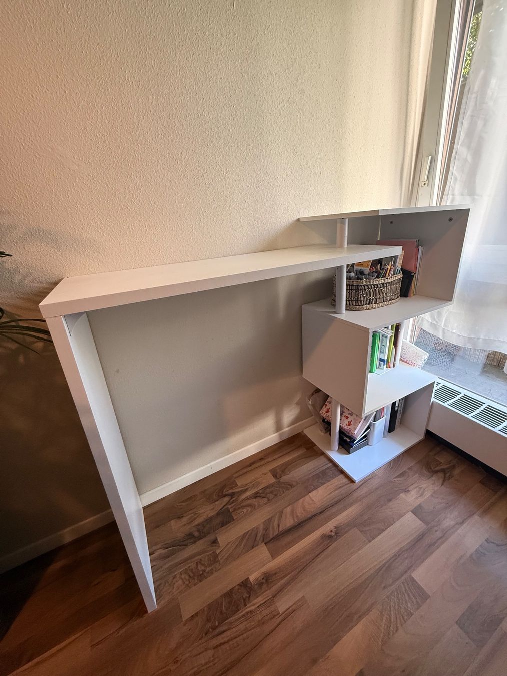 Tische: Moderner Bartisch, Küchentisch, Schreibtisch – Gebraucht aus Zürich von min_xq9n