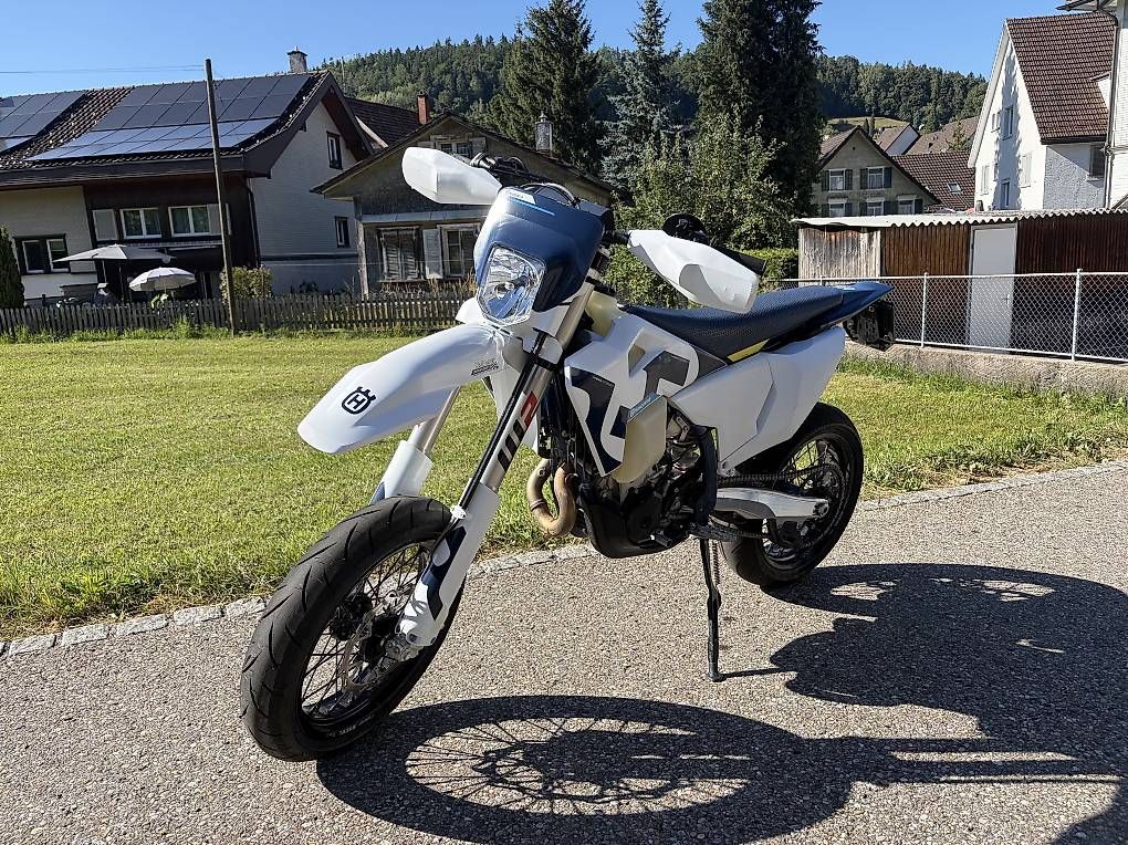 Strada: Husqvarna FE 450 Enduro/Supermoto – Usato da Wolfhalden venduto da Vulcy