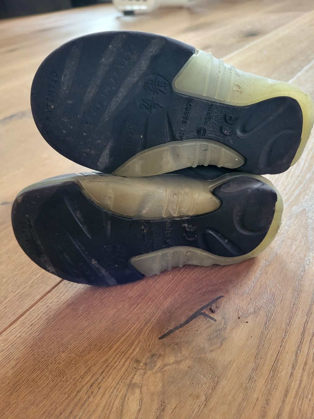 Scarpe per ragazzi: Gummistiefel gr. 24/25 – Usato da Jona venduto da Dunschere86 3