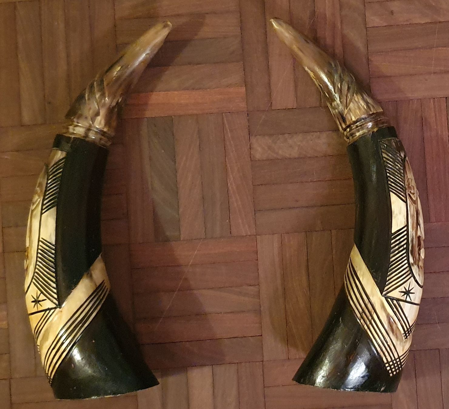 Sculture & Statue: Horn - Schnitzerei, ein Paar – Usato da Kreuzlingen venduto da Rschweiz1 1