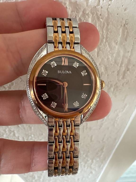 Bulova Montres: Damenuhr Bulova Orginal – D'occasion à Pfäffikon/SZ par PATROL-23 1