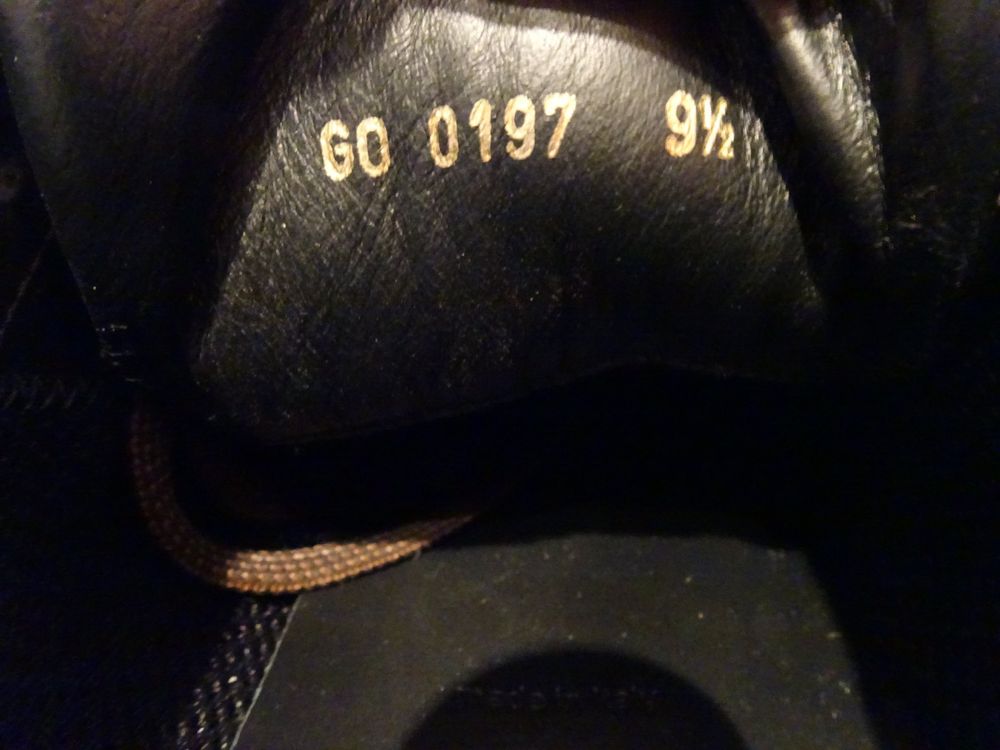 Louis Vuitton Scarpe da uomo: Louis Vuitton  Run Away Sneakers  //      Gr. 44 (9 1/2) – Usato da Frenkendorf venduto da Sakima1 6