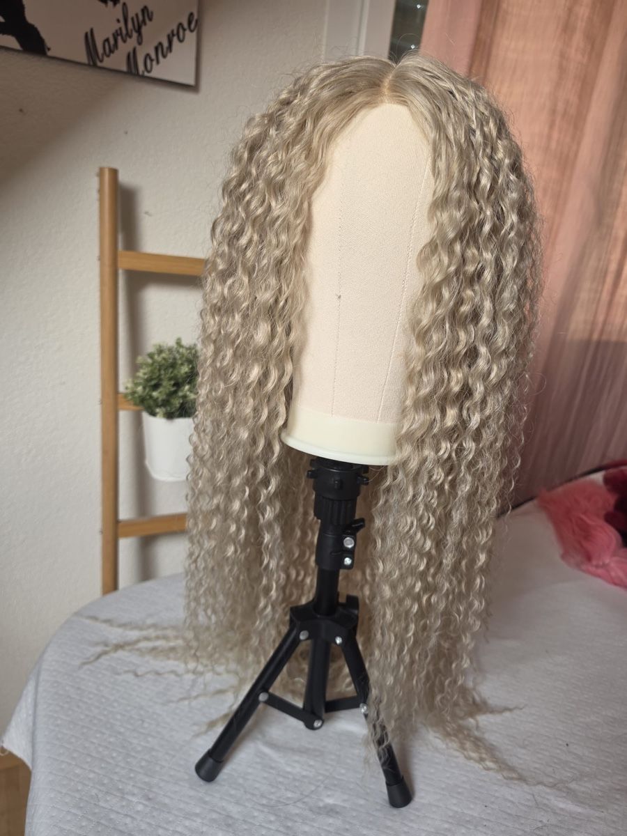 Parrucche: Perücke blond lange Locken Kunsthaar  – Usato da Biberist venduto da KJOVPS 1