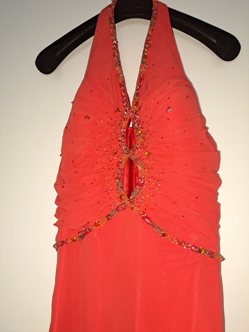 Kleider: Abendkleid rot Grösse S mit Pailletten – Gebraucht aus Pfäffikon SZ von eri_7mwm