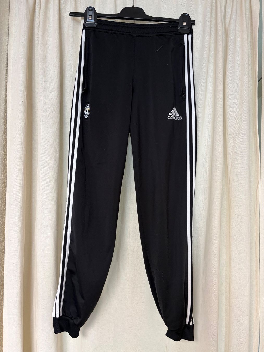 Adidas Pantalons: Bas de Training - Adidas - Juventus – D'occasion à Chavornay par eli_7hdg