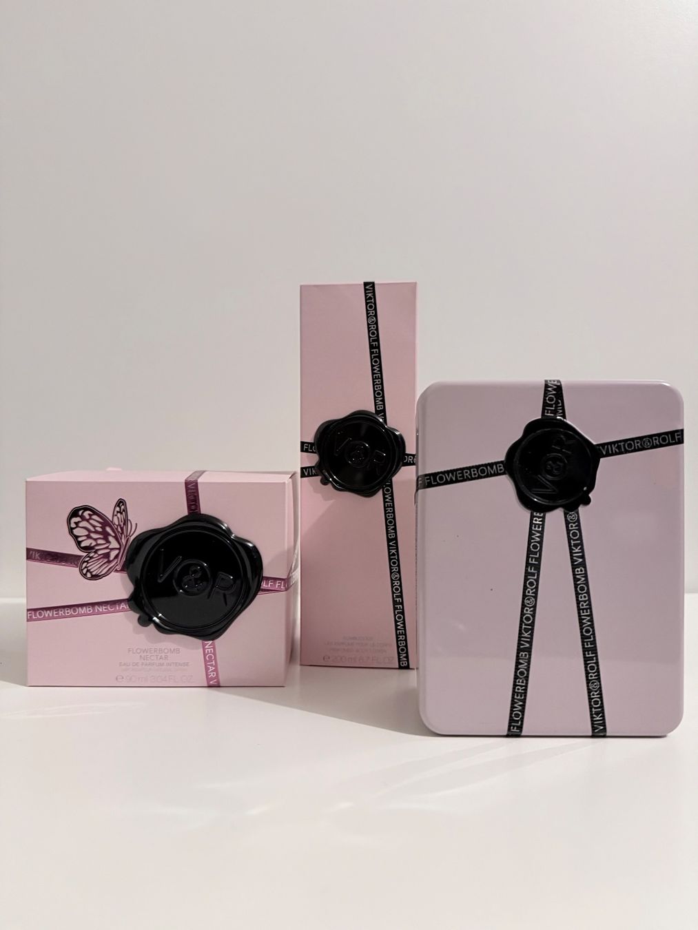 Profumi & Eau de Toilette: Viktor&Rolf Flowerbomb Nectar Geschenkset, Neu & Original – Nuovo e nell'imballaggio originale da Stettlen venduto da Beauty-19 1