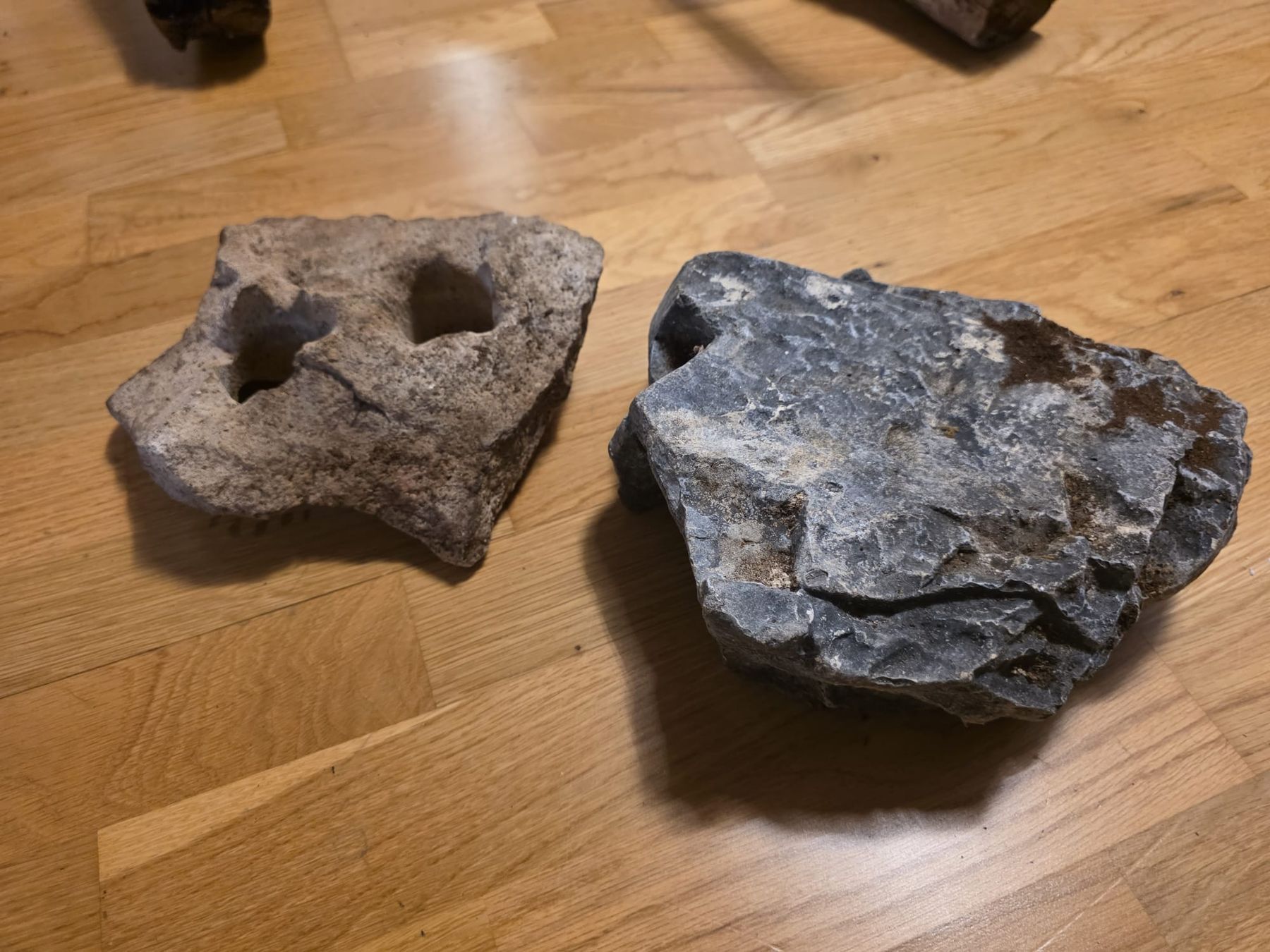Pietre & tegole: Kleine Höhle & Stein  – Usato da Kirchberg SG venduto da Viperline 2