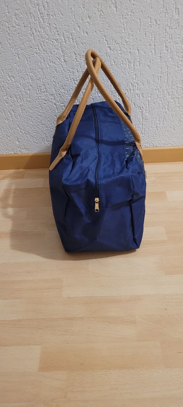 Borse: Reisetasche Blau mit Griffe – Nuovo e nell'imballaggio originale da Schwyz venduto da Vesparider01 2