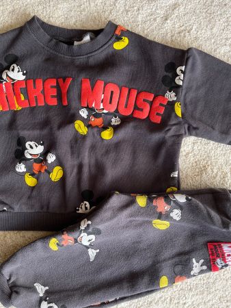 SET Zara Mickey Mouse Pullover Sweatshirt + Hose grau 98