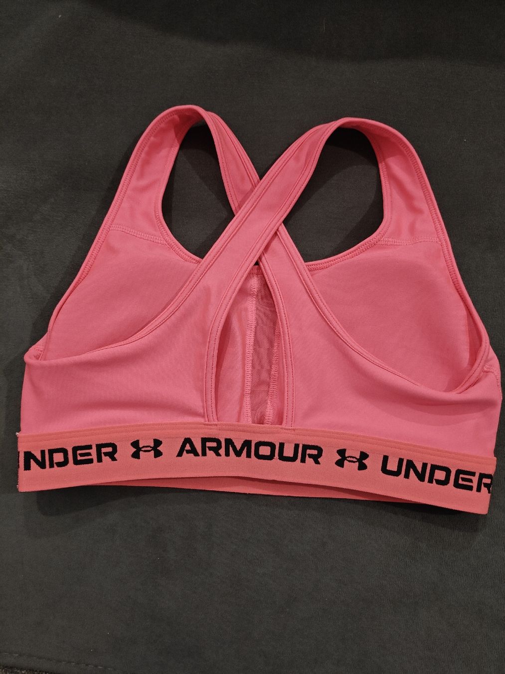 Tops: Brassière Under Armour rose taille M bon état – Neuf (Voir description) à Chailly-Montreux par Cel_ka 1