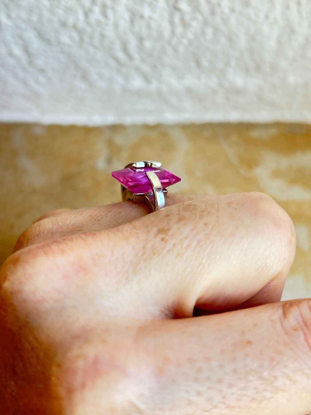 Ringe: Pinkfarbener Ring LIGHTFULL (56) – Gebraucht aus Laufen von belleskulptur 3