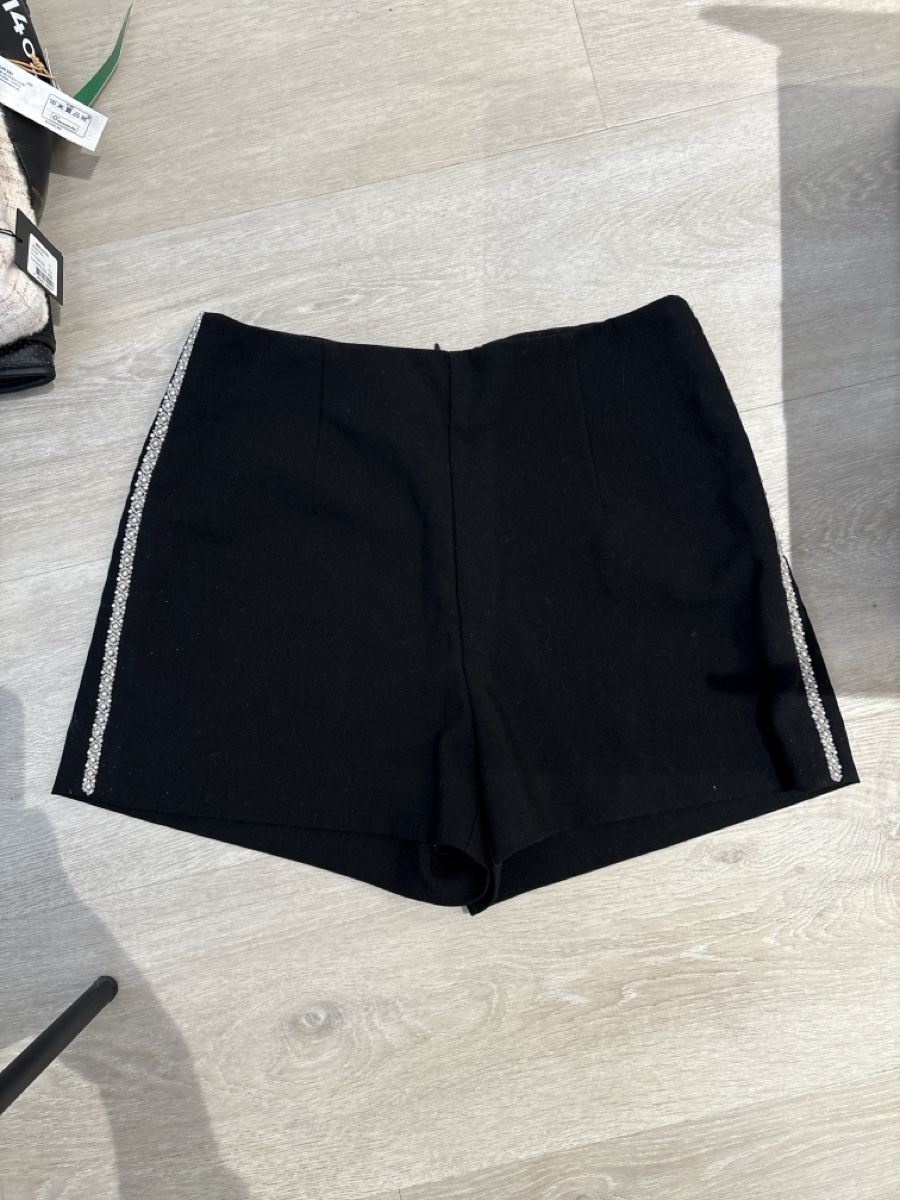 Zara Pantaloni: Short noir ZARA – Usato da Zürich venduto da col_w79f