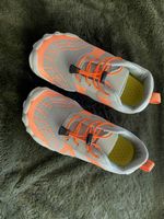 Barfussschuhe grau orange mit Schnellverschluss, neuwertig