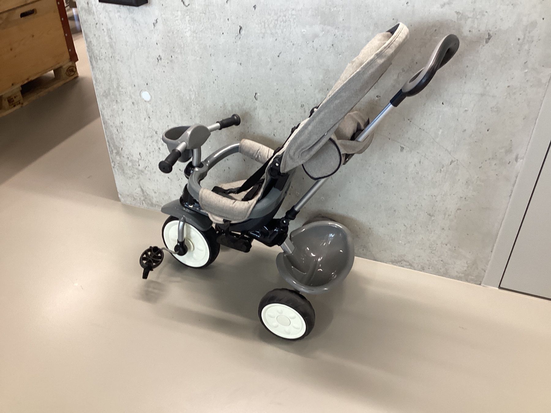 Carrozzine: Kinderbuggy mit Trettfunktion-Grau- Wiitergäh – Usato da Zug venduto da GGZatWork 1