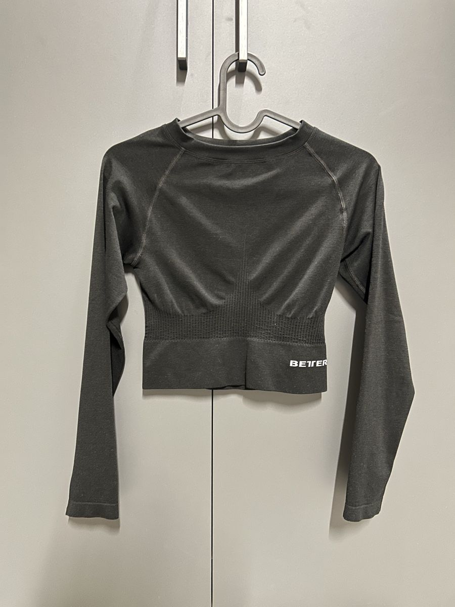 Top: Better Bodies Longsleeve Crop Top Gr. S – Usato da Altstätten SG venduto da Adr_ckr8