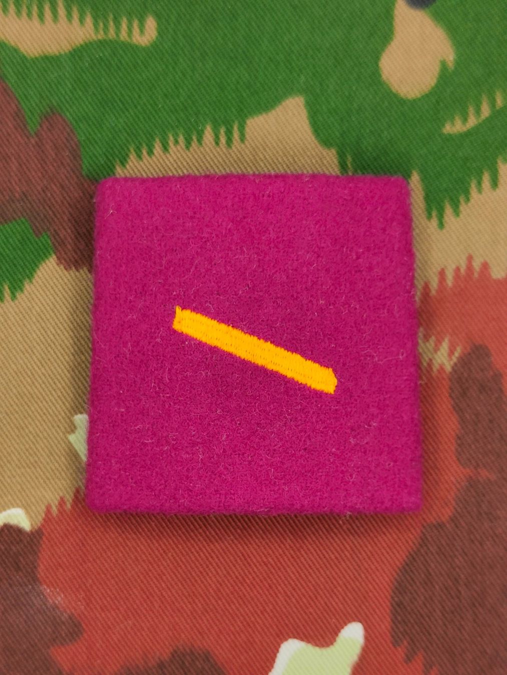 Schweizer Armee Placchette & Badge: Schulterpatten Ord. 2004 Soldat, Set, Variante 4 – Usato da Bauma venduto da SwissMilitaria 1