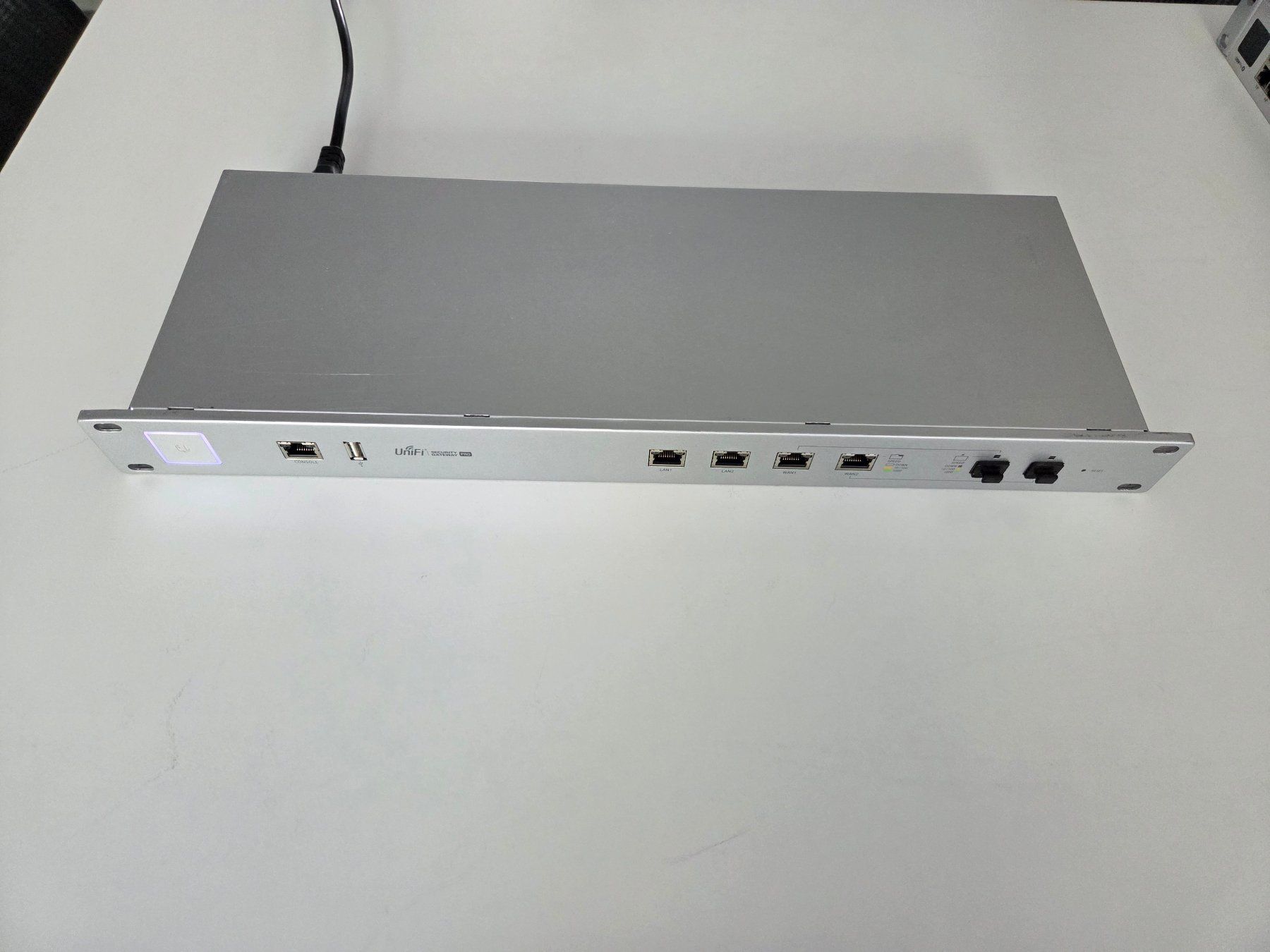 Firewall: Unify Security Gateway USG-Pro-4 – Usato da Bern venduto da Skiddoo 4