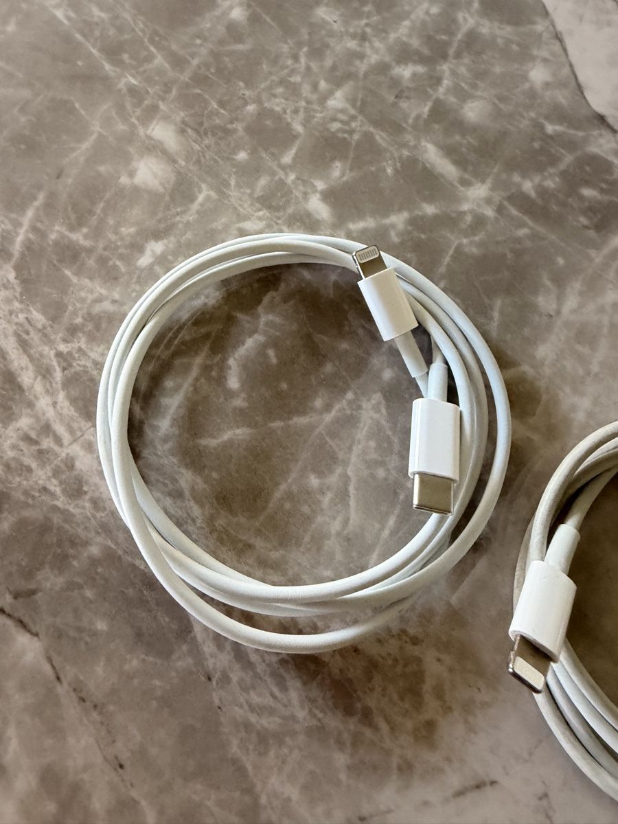 Apple Cavi: 2 x USB-C auf Lightning Original Apple Kabel  – Usato da Balgach venduto da ren_xy57 2