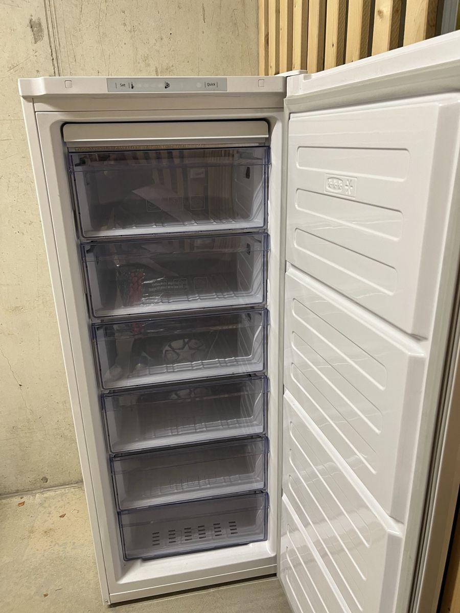 Congelatori: Gefrierschrank zu verkaufen – Usato da Basel venduto da ezg_2wmx 1