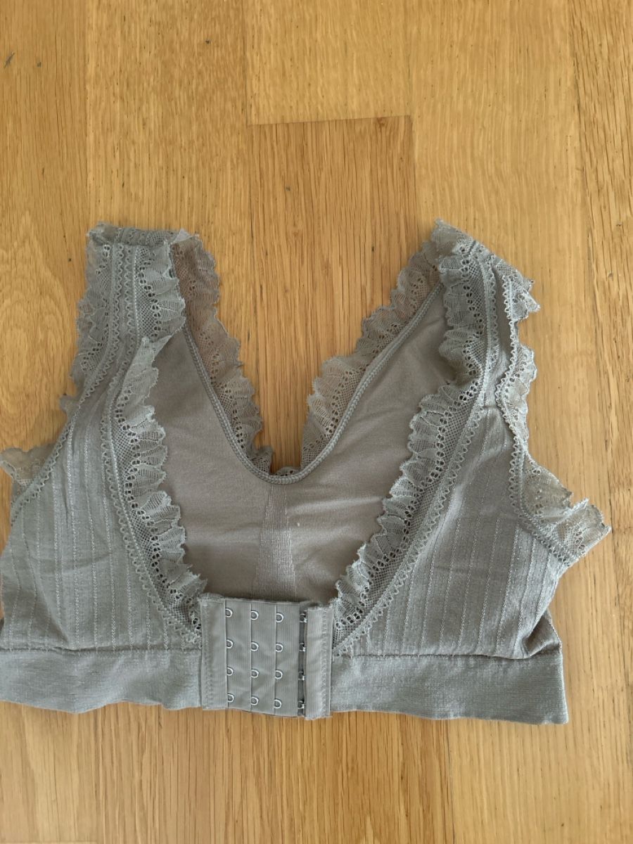 Sonstige Unterwäsche: Bralette mit Spitze Hellbraun Grösse S gebraucht – Gebraucht aus Rupperswil von Birke11 1