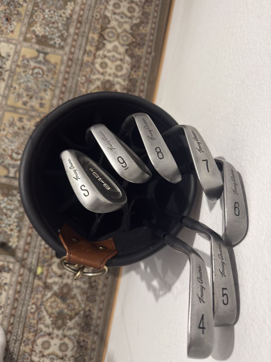 Mazze & Set: Golfsack mit Schläger – Usato da Abtwil SG venduto da rez_8blh 1