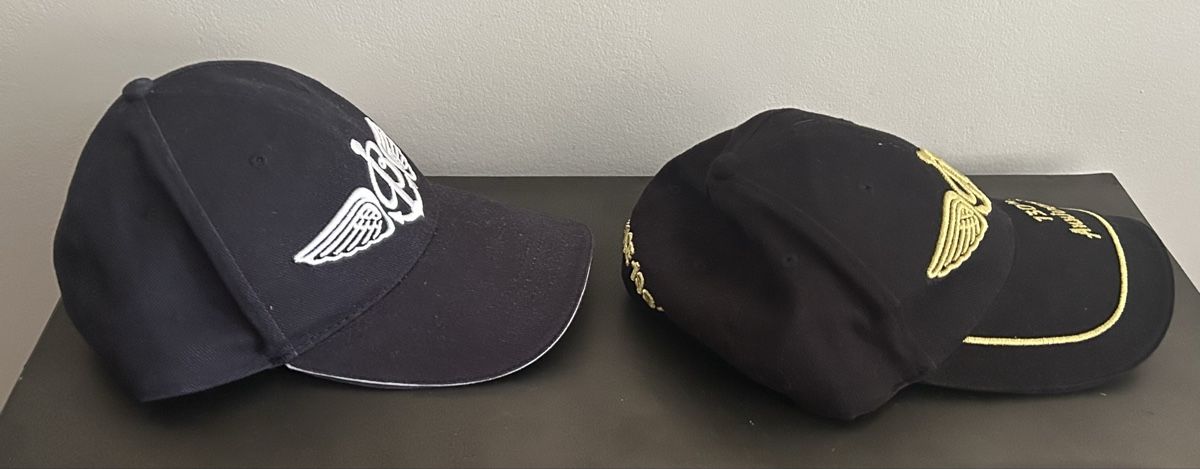 Autres vêtements & accessoires: 2 Breitling Caps  – D'occasion à Hochfelden par larson27 2
