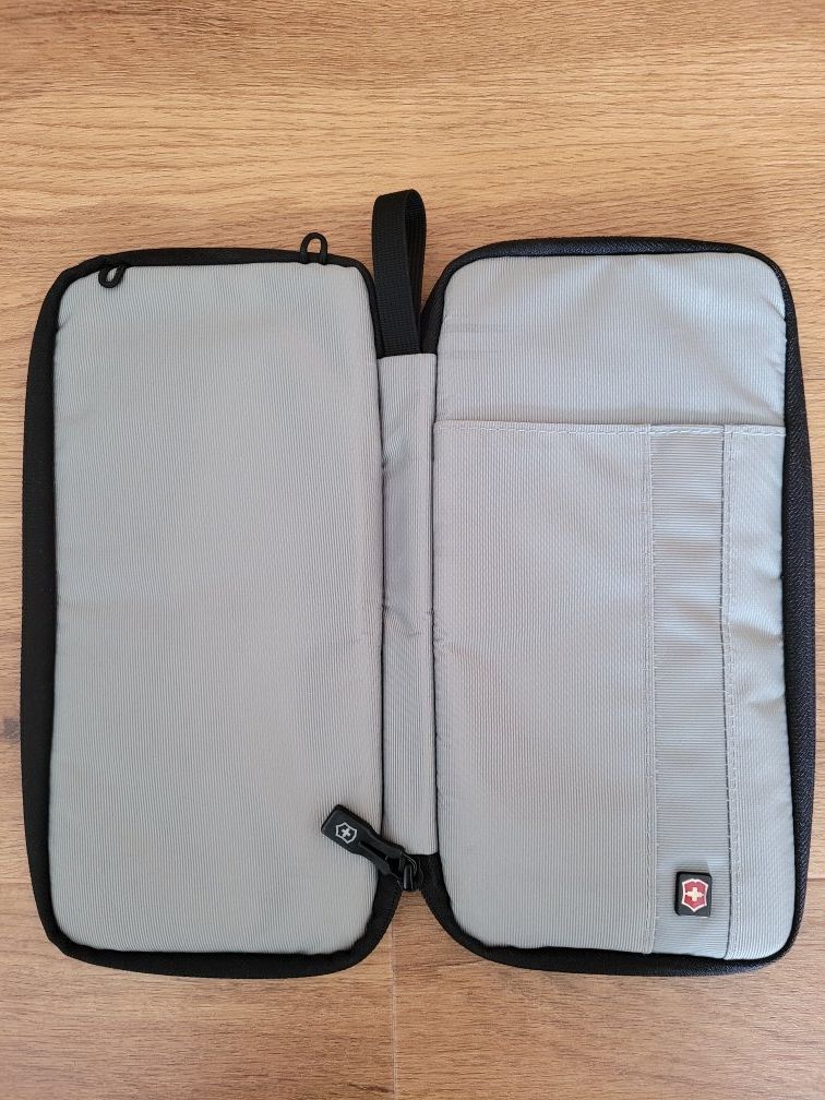 Victorinox Altro in  Abbigliamento & Accessori: Victorinox Travel Organizer – Nuovo (secondo la descrizione) da Kreuzlingen venduto da glo_yg6c 4