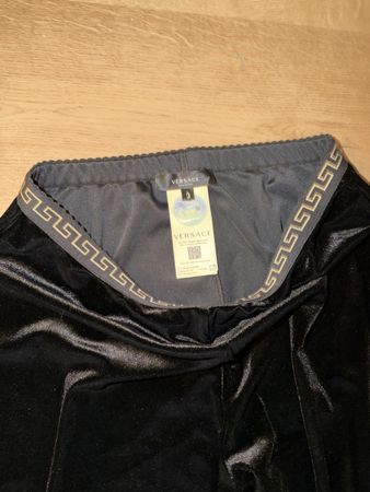 Schöne Versace Hose Samt