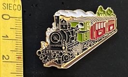 Dampflok mit Zugwagen/ Pin