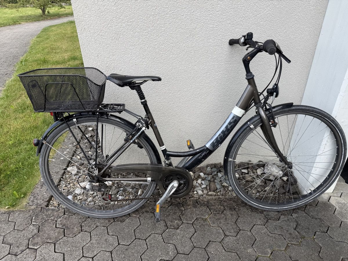 Bixs Biciclette: BiXS damen Velo mit Korb 28 Zoll – Usato da Giswil venduto da urr_7c5j