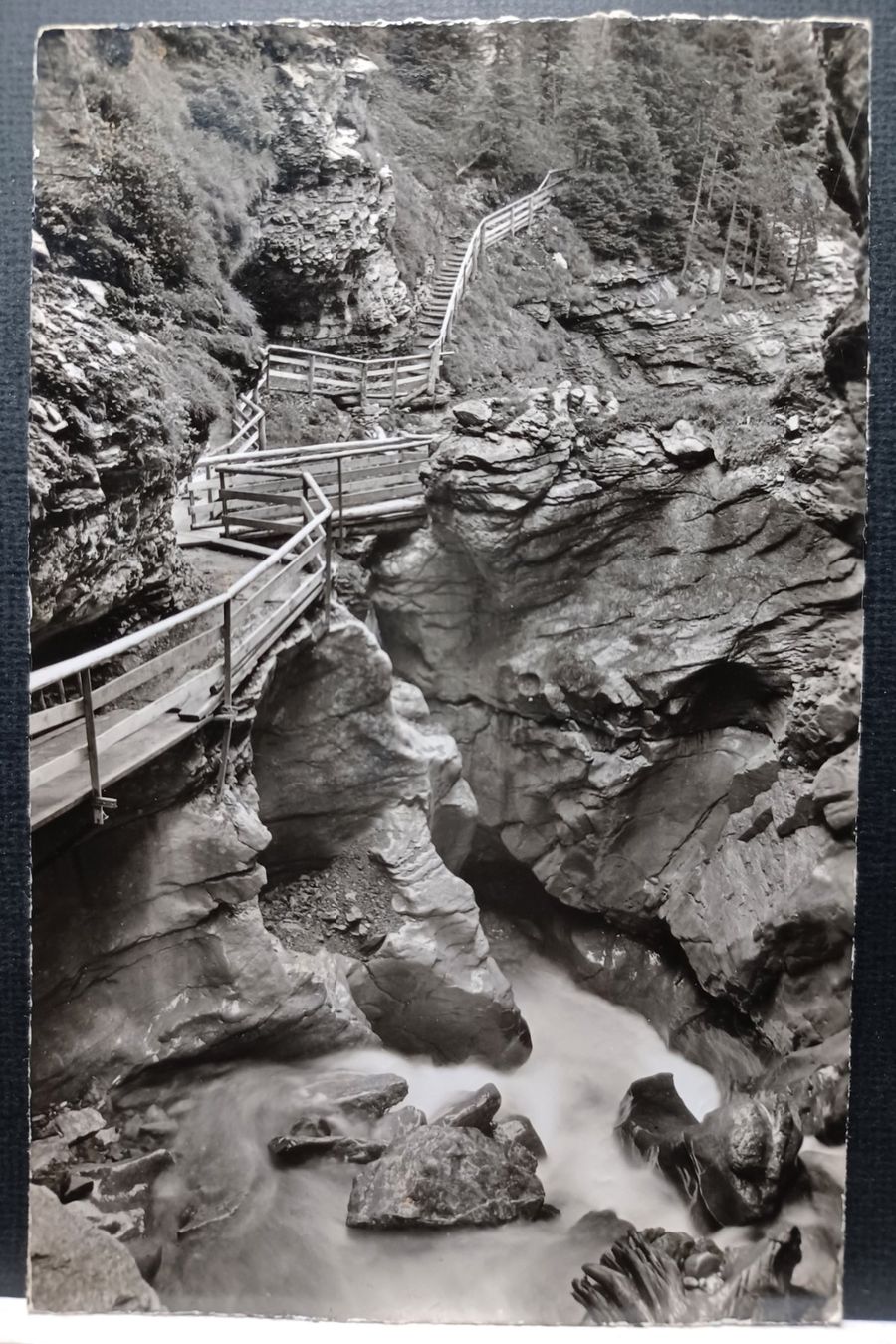 Cartoline postali: BE, Kandersteg, Schwarzbachschlucht, No.19207, – Usato da Aarau Rohr venduto da mgvw